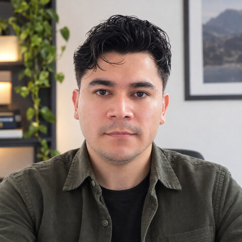 Andrés Briñez at his desk in Quito